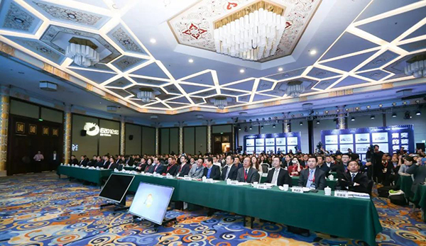 三亿获评“2018年度固废行业最具影响力企业”，党委书记、总裁乔德卫出席固废战略论坛并发表主旨演讲