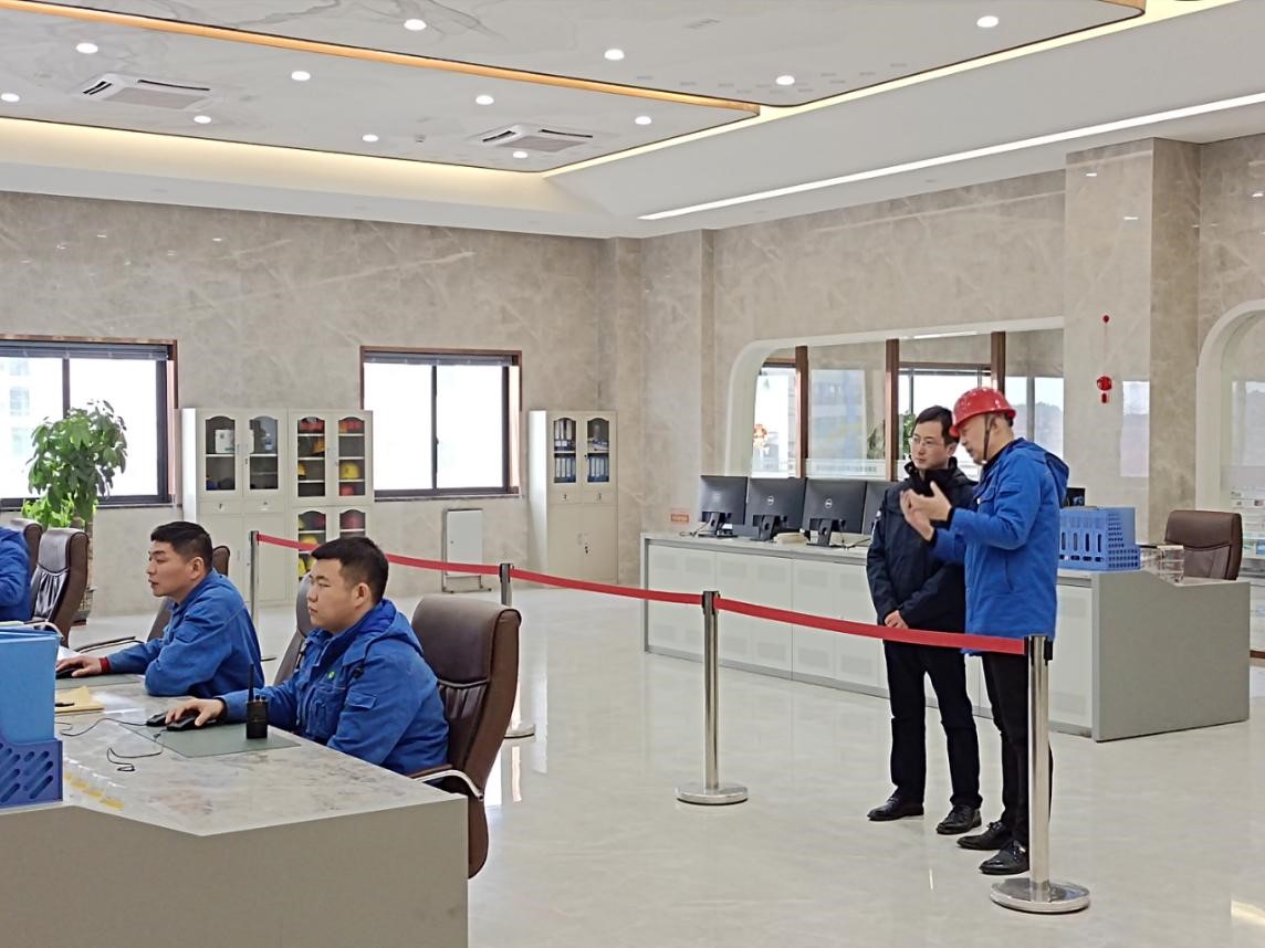 三亿集团领导到下属项目公司开展新春慰问